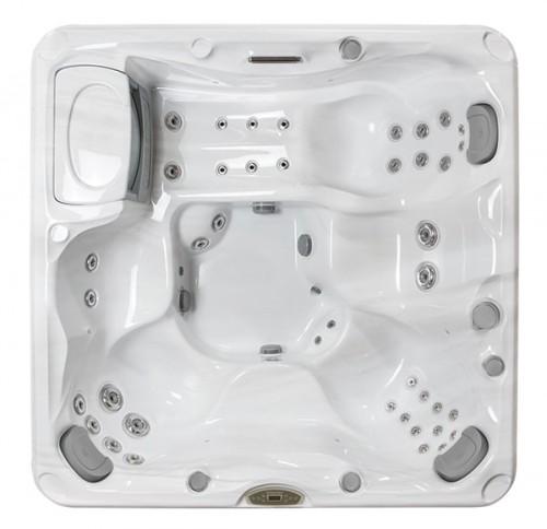 Hamilton™ Hot Tub in St. Louis Hamilton™ Hot Tub in St. Louis